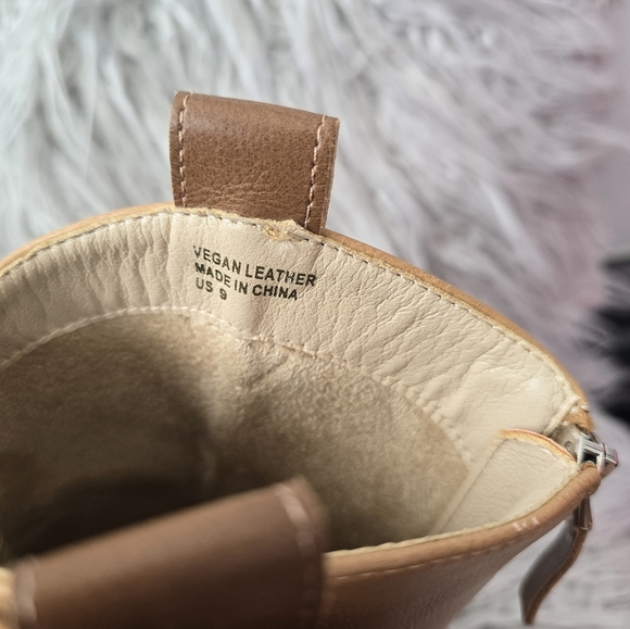 Oasis Society  Women's Tan Ankle Boots - Picture 6 of 12